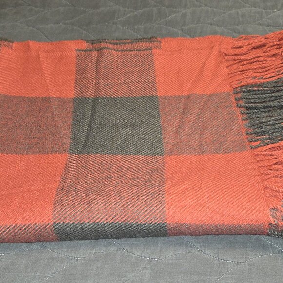 POttery Barn plaid throw wrap shawl red gray buffalo plaid fringe - Picture 3 of 3